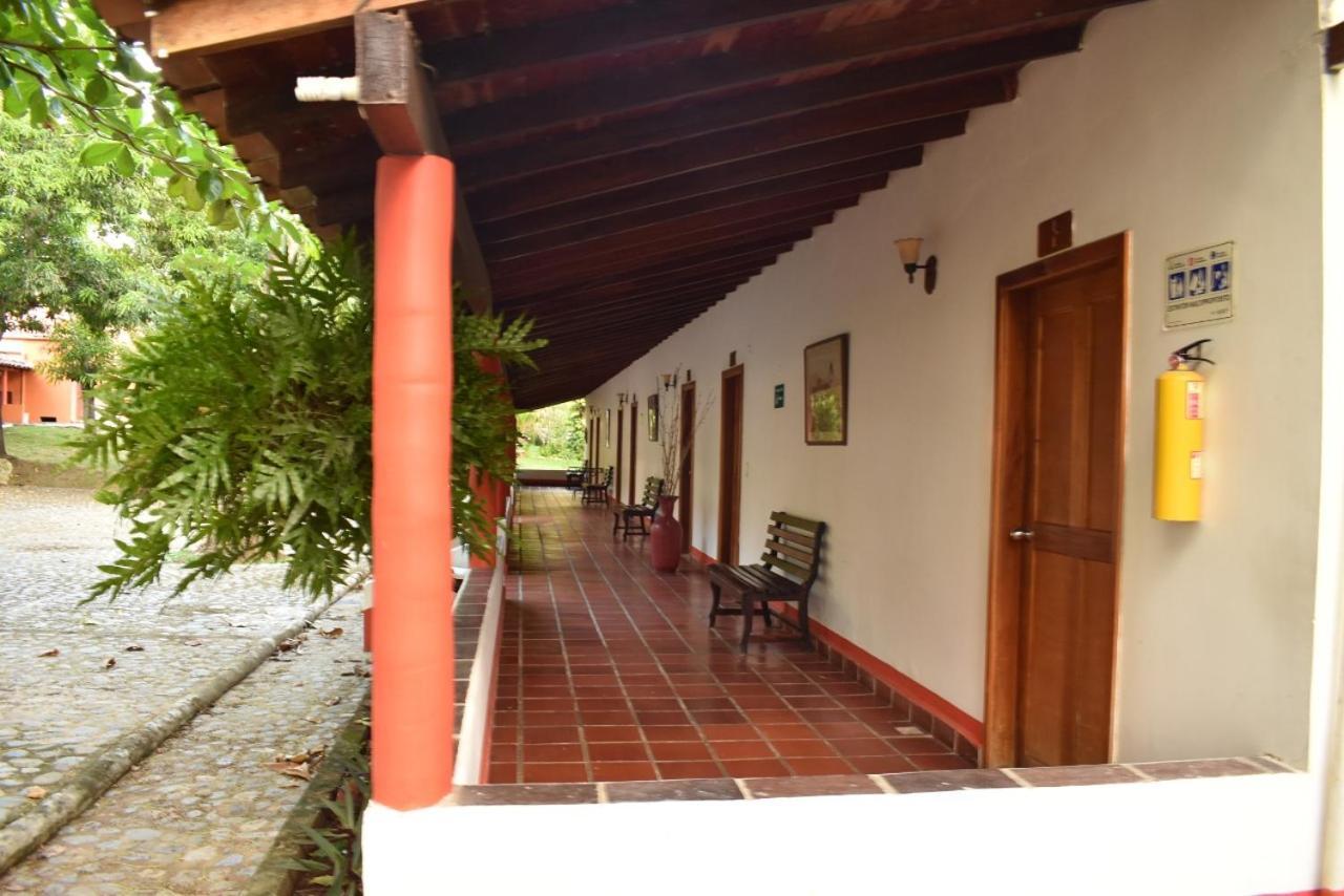 Hotel Hosteria Real à Santa Fe de Antioquia Extérieur photo